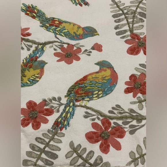 Table Runner - Picture 3 of 6